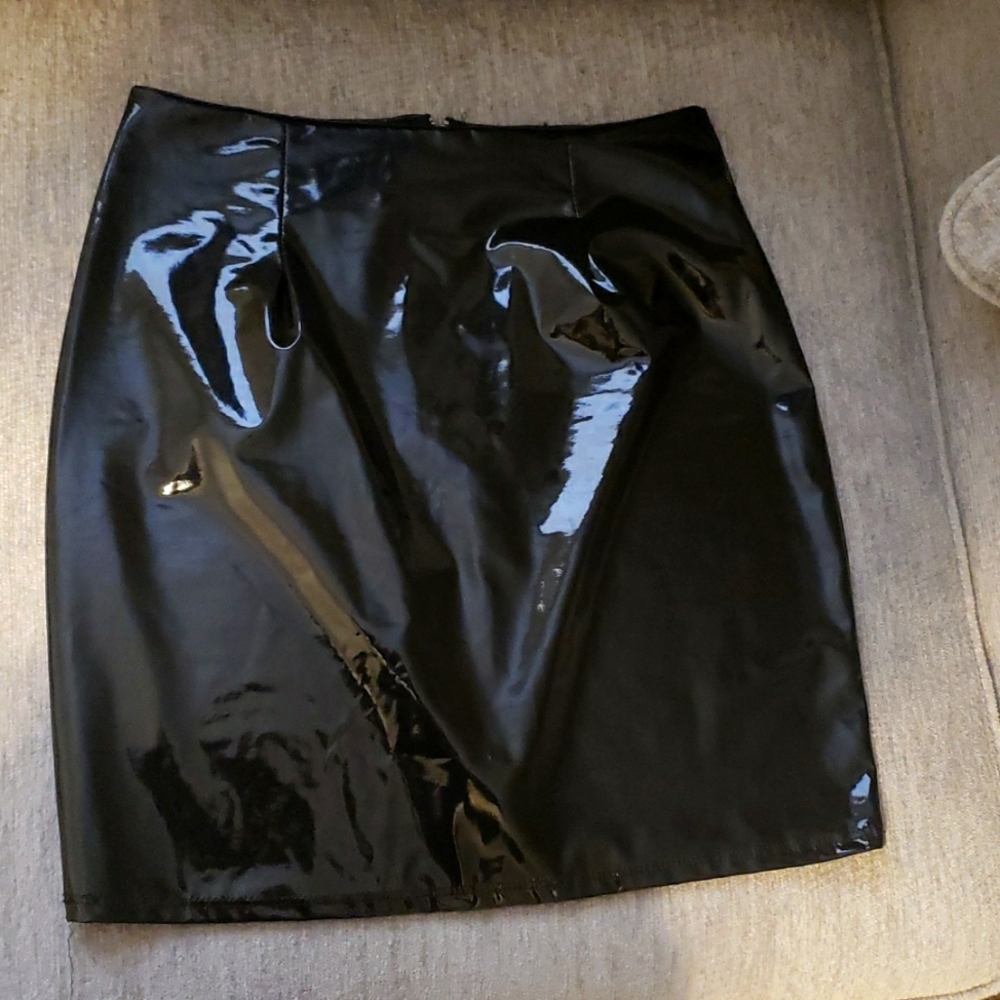 Black Liquid pencil/mini skirt